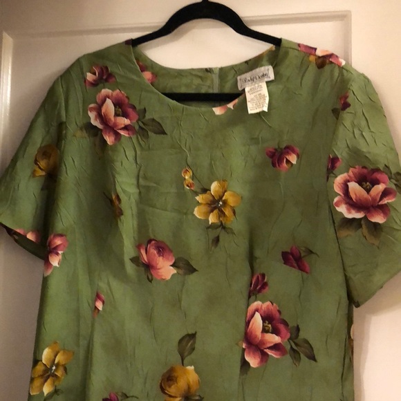 Gorgeous Dress! - Picture 3 of 4